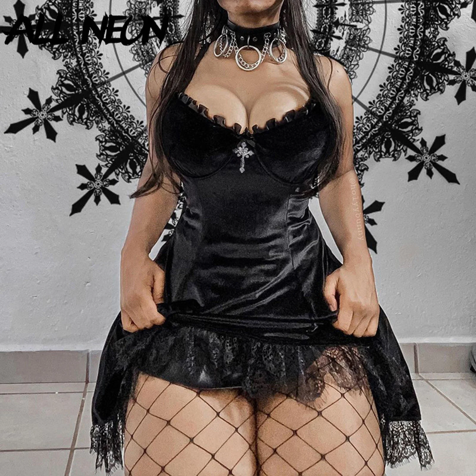 

New Women Ruffles Velvet Dress Adults Sleeveless Spaghetti Strap V-Neck Lace Trim Bowknot Fashion Skin Friendly Club Streetwear