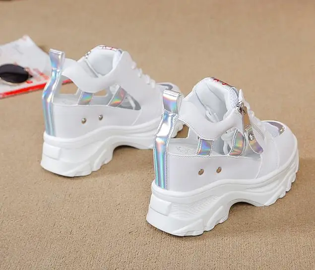 Женские сетчатые кроссовки на высокой платформе белые дышащие сандалии танкетке