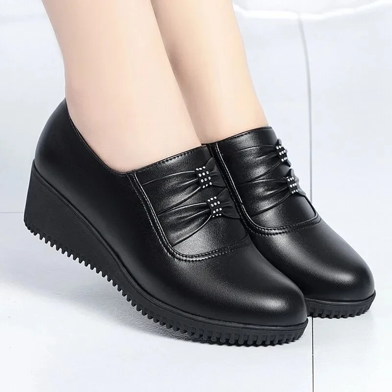 2022 Wedges Shoes Women's High Heel Loafers Woman Black Leather Court Shoes Metallic Pleated Flats Ladies Carrer Office Shoes