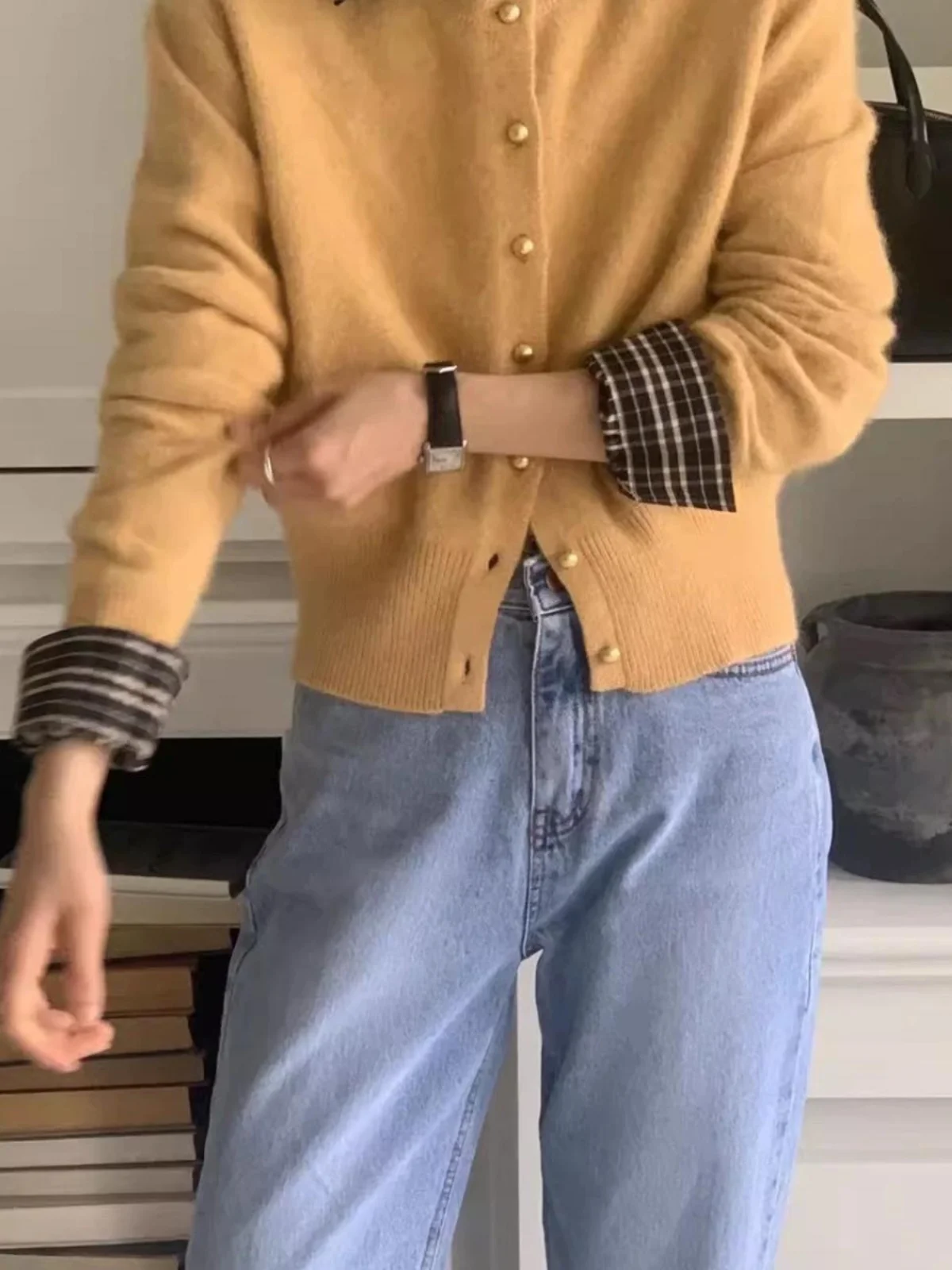 Модный вязаный кардиган из чистого кашемира с круглым вырезом и золотой пряжкой