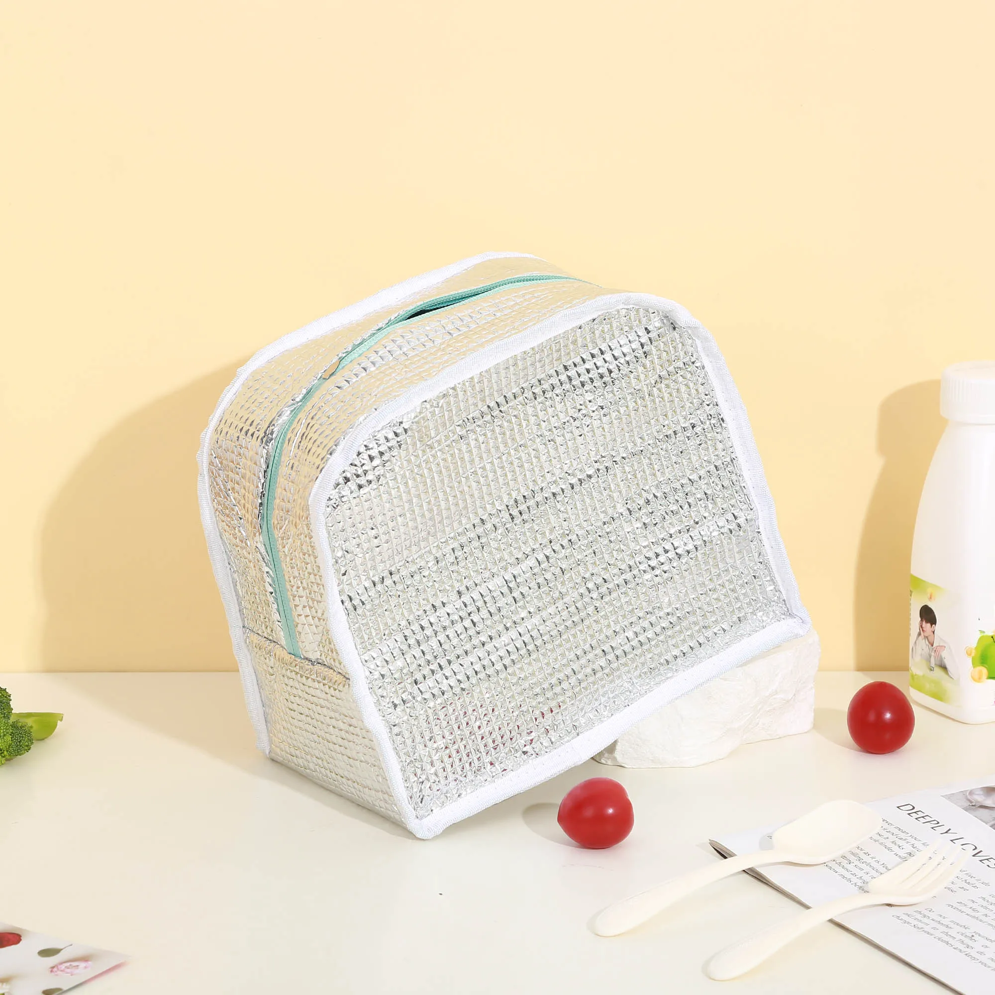 Симпатическая сумка для обеда с принтом медсестры