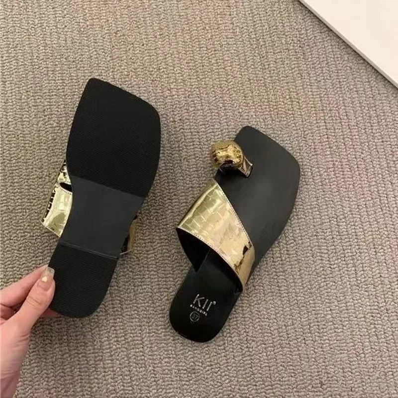 Новые летние брендовые тапочки женские уличные шлепанцы женская обувь