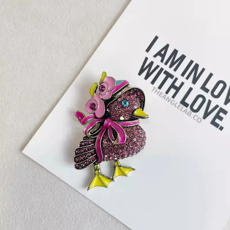 Фото Винтажные забавные броши в виде утят, розовые броши с рисунком утки и стразами, броши в виде животных для мальчиков и девочек, милые подарки, модные украшения для вечеринок №4