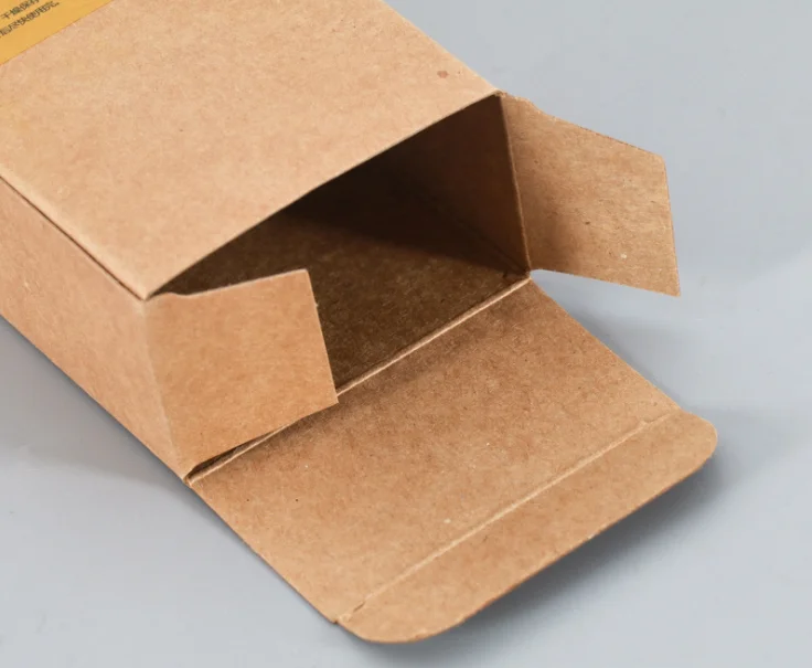 Индивидуальная коробка для косметических средств по уходу за кожей бумажная