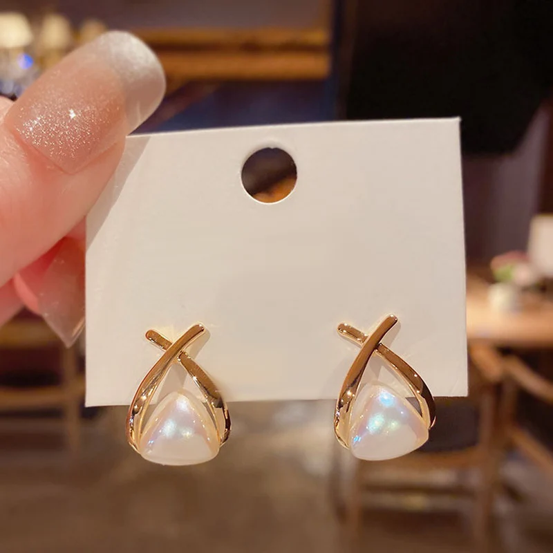 

Vintage Pearl Geometric Heart Stud Earrings for Woman Korean Elegant Girls Gold Color Crystal Piercing Jewelry Party Bijoux Gift