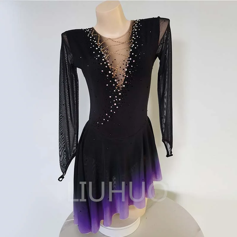 Детский костюм для катания на коньках