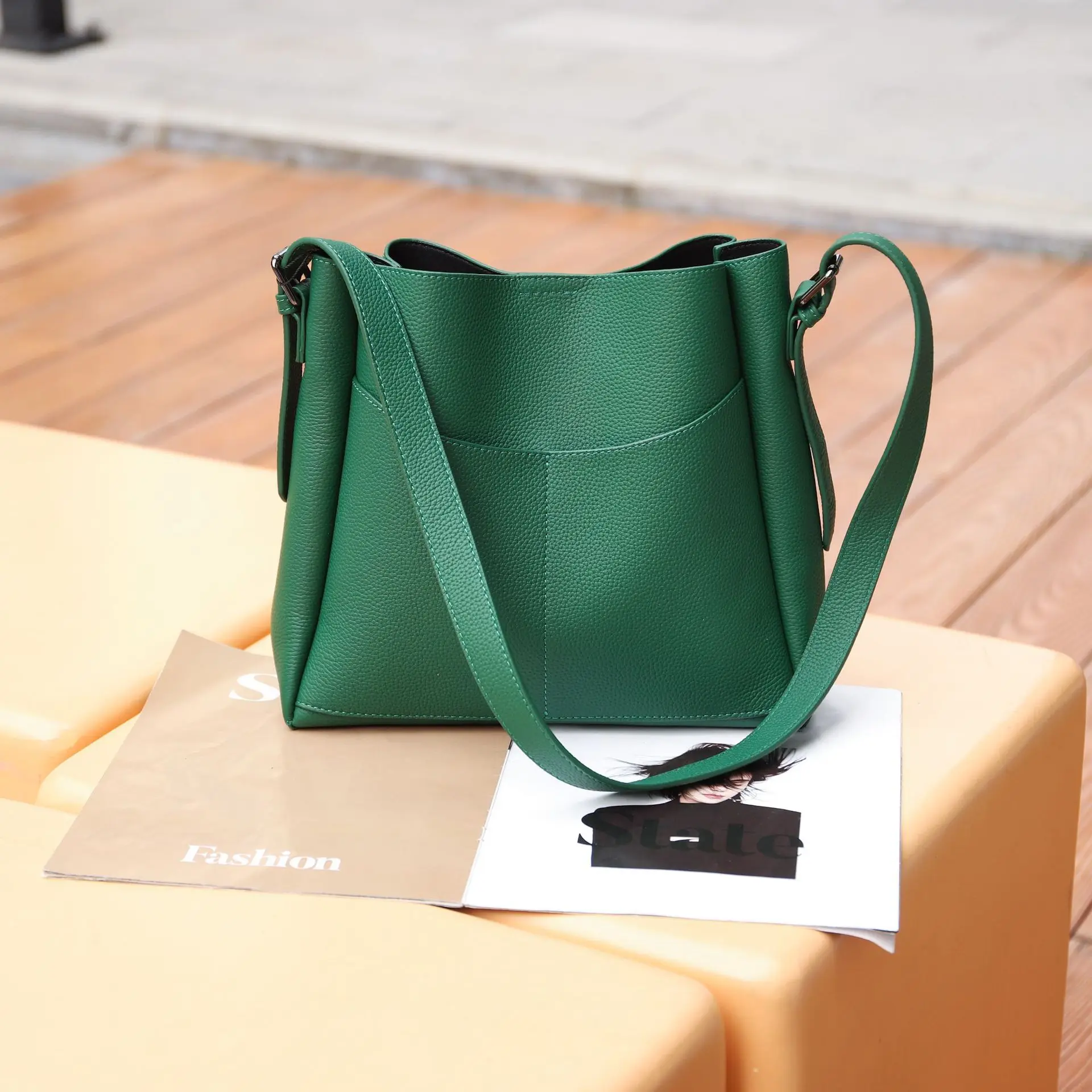 

Новинка 2022, модная Зеленая Сумка-тоут для покупок, женская сумочка из 100% того воловьей кожи, универсальная вместительная сумка через плечо
