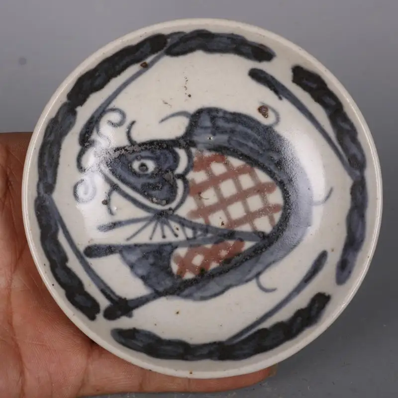 

Blue and white underglaze red fish pattern small disc antique porcelain home decoration