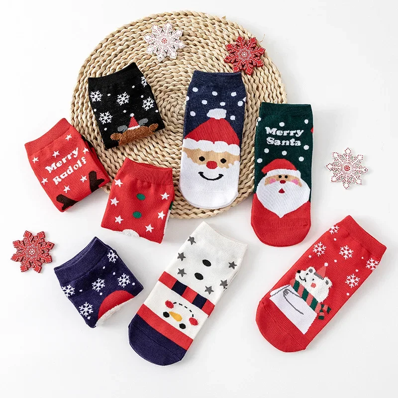 

Новинка 2024 года, 4 пары новогодних рождественских мужских и женских коротких носков, хлопковые осенне-зимние короткие носки с милым рисунком.