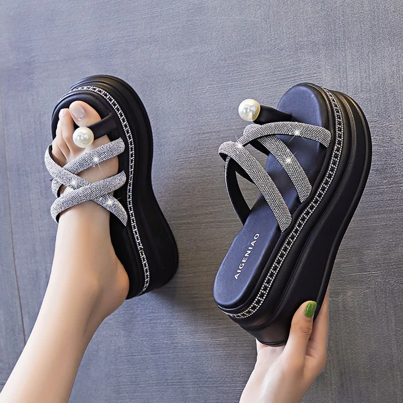 2023 Sandals Summer Chunky Shoes Woman Flip Flops Women Slippers Diamond High Heels Platform Shoes Comfortable Wedge Beach Shoes