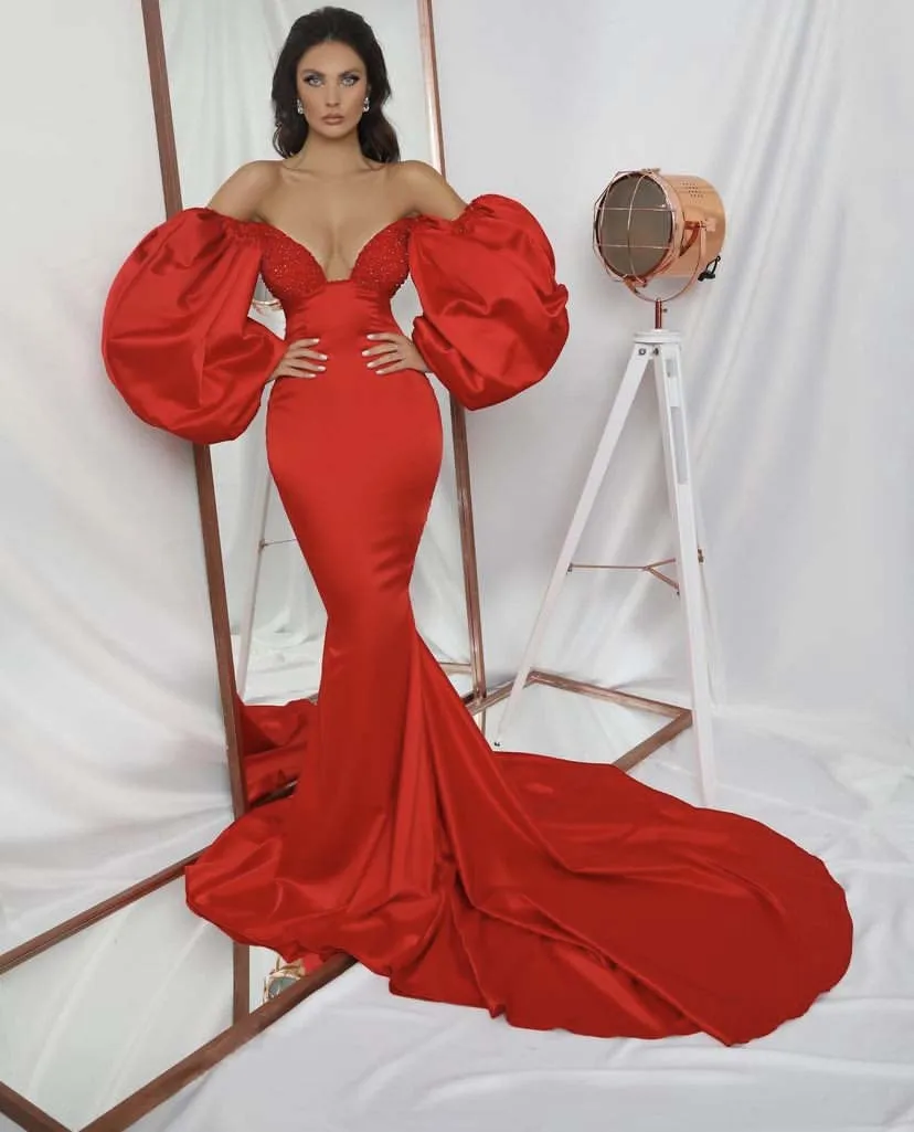 

Simple but Elegant Red Sweetheart Beaded Crystals Mermaid Prom Dresses with Puffy Sleeve