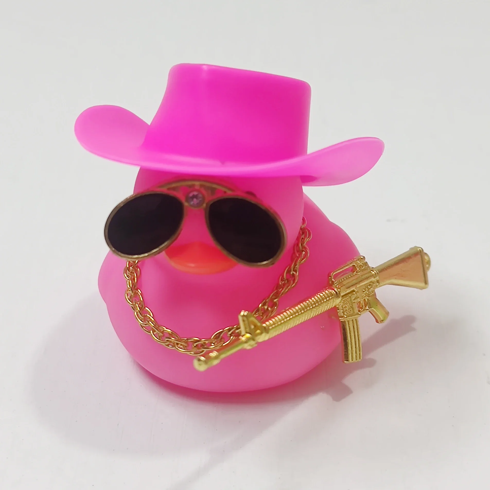 

Резиновая утка с оружием, украшения для автомобиля, черная, красная, синяя, Желтая утка, украшение для приборной панели автомобиля, красочная игрушка для мальчиков и девочек