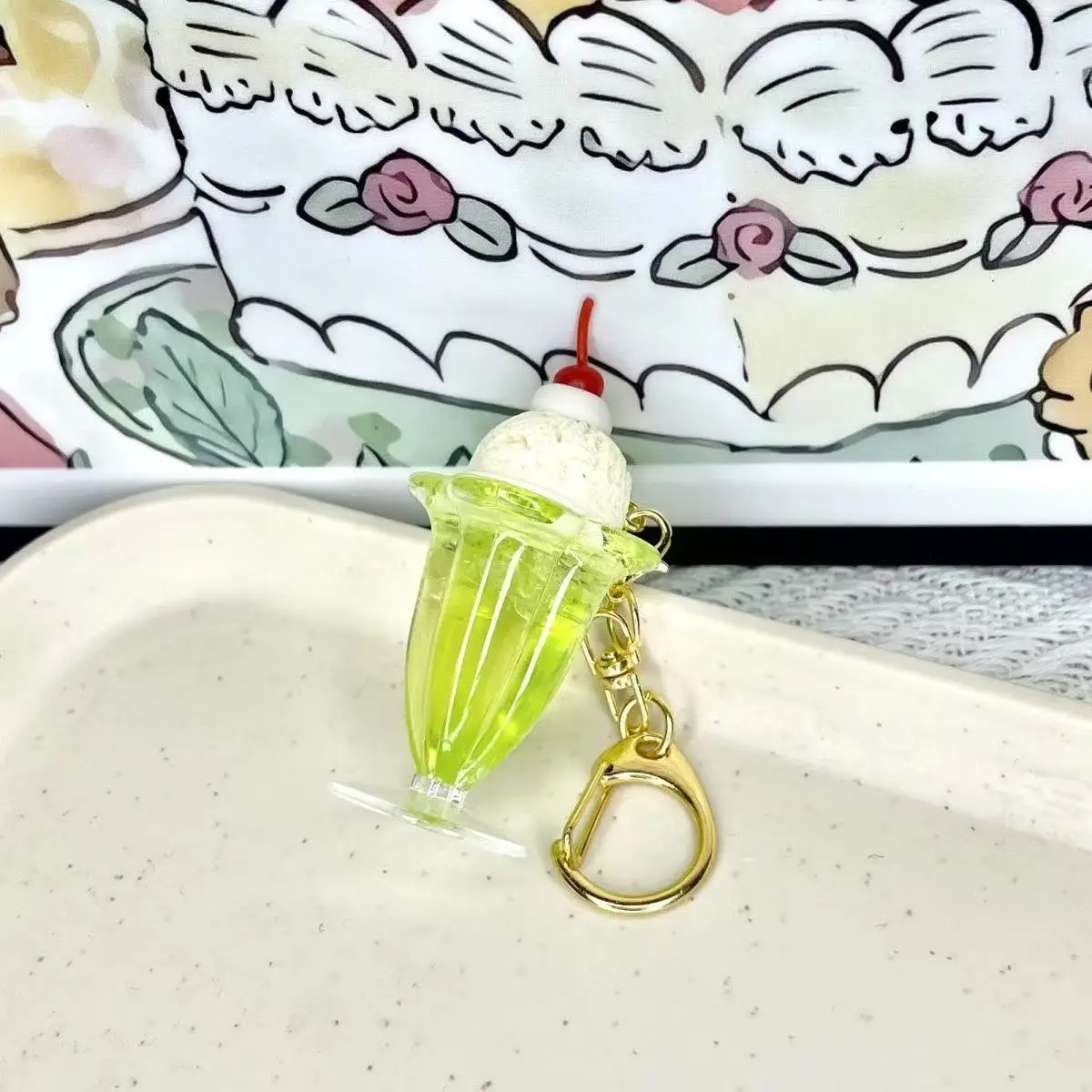 

Светло-зелёная подвесная статуэтка в корейском стиле