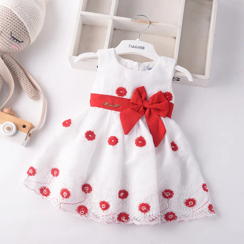 

Детское платье с цветочной вышивкой, на весну/лето