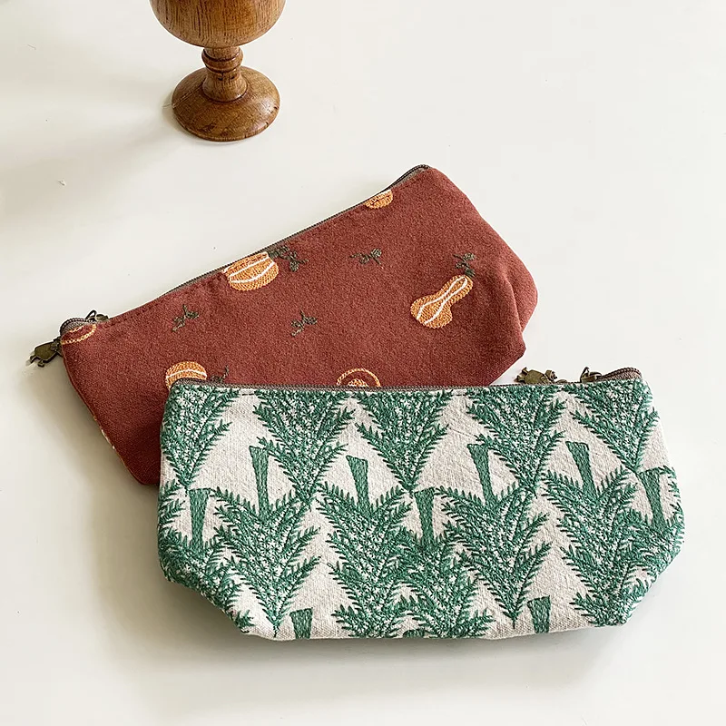 

2023 симпатичный кошелек для женщин, сумка для макияжа с вышивкой, мультяшный кошелек, сумка для хранения