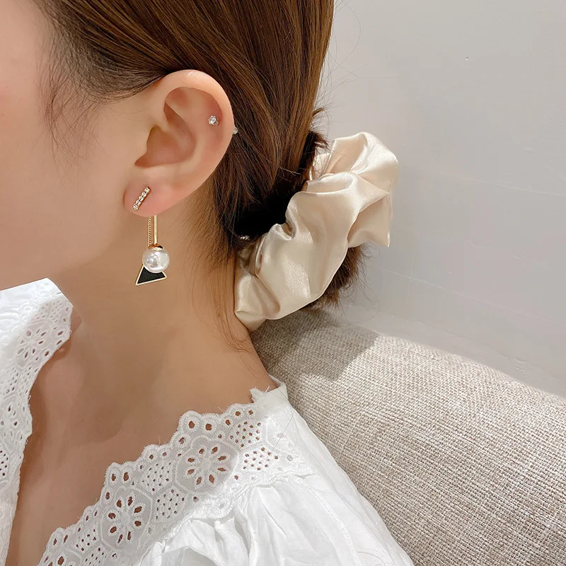 

S925 Silvers 2022 Long Individual Pendant Earrings Fashion Boho Metal Jewellery for Women Exquisite Pearl Earrings Wholesale
