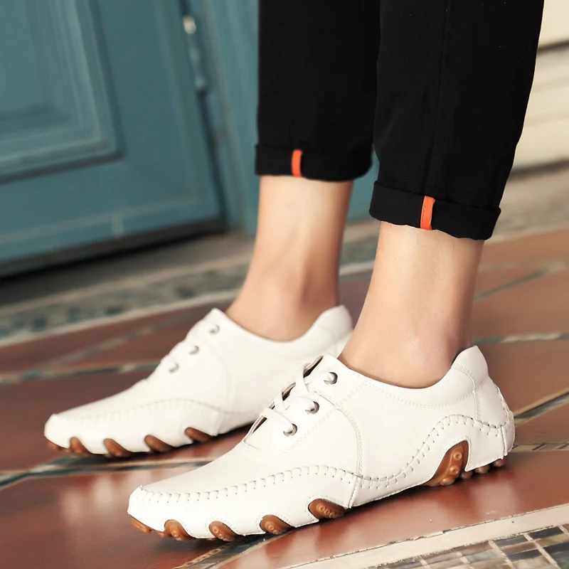 SENAGE New Classic Style Quality Golf Shoes Outdoor Non-slip Trend Octopus Sole Men Golf Footwear Grass Spikless Golf Sneakes