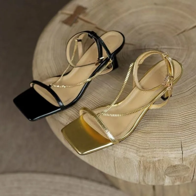 

Сандалии женские с квадратным носком, босоножки на высоком каблуке, модная простая обувь с металлической цепочкой, пикантные туфли черного ...