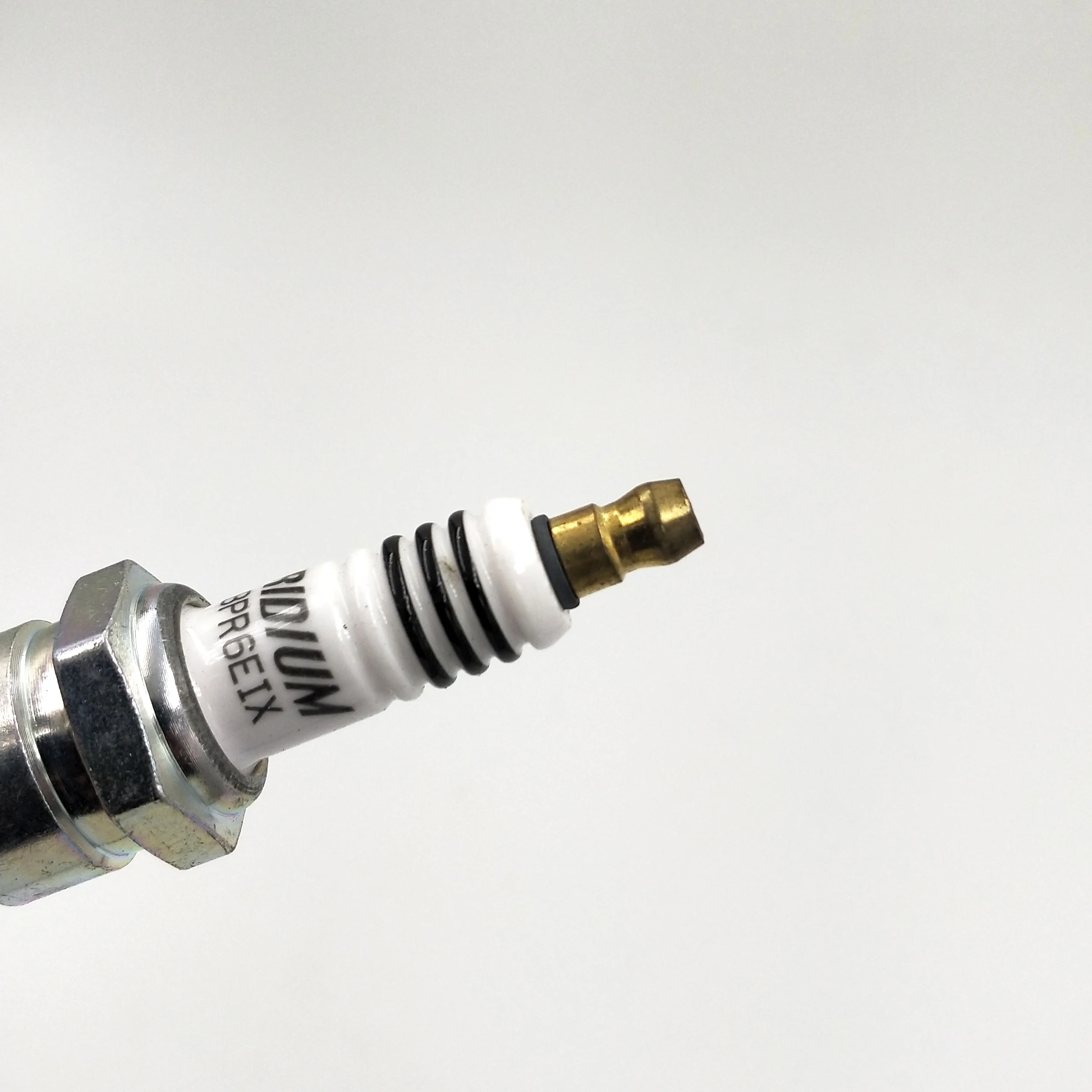 4 шт./лот иридиевые силовые свечи зажигания BPR6EIX 6637 высокое качество