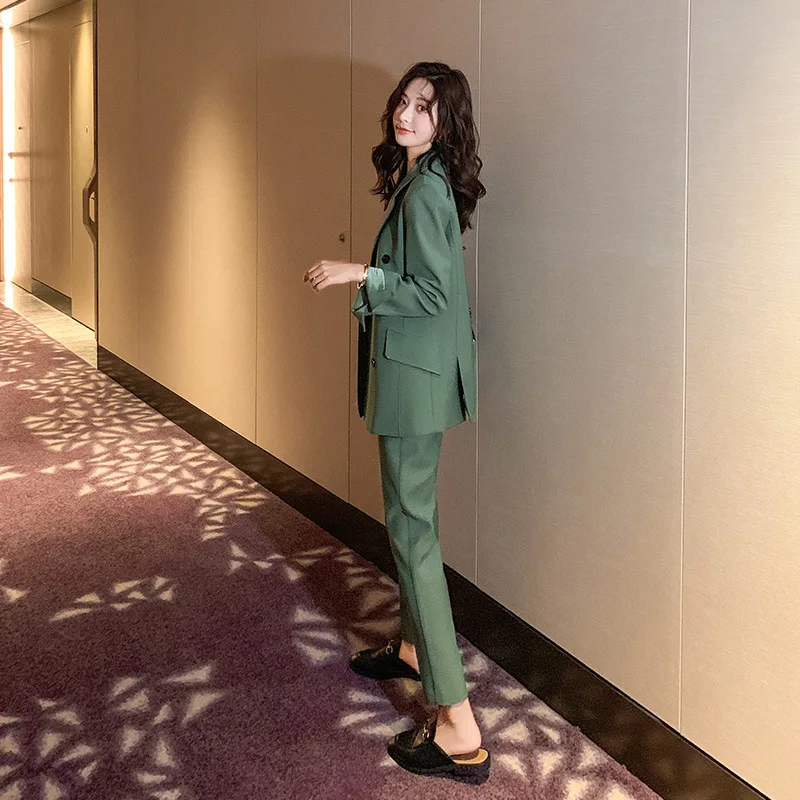 

Small suit suit 2022 spring and autumn new Korean version casual fashion temperament shows high foreign style two-piece suit