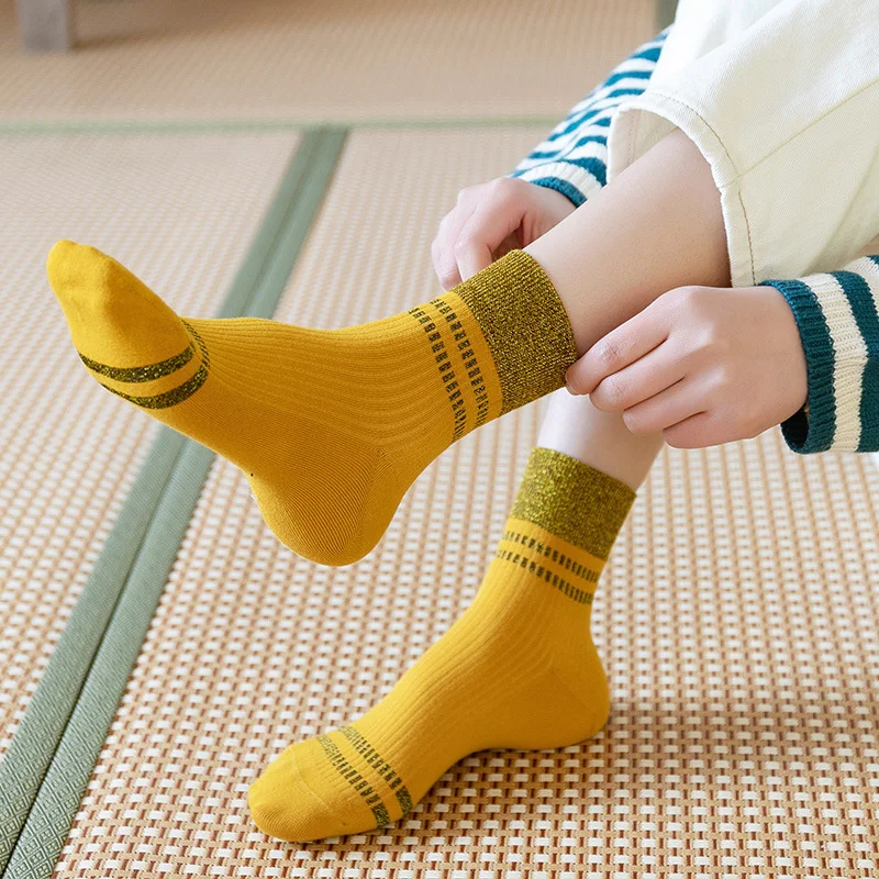 

1 Pairs Personality Flash Color Socks Women's Tube Cotton Retro Pure Sweat Absorbent Silver Spring Onion
