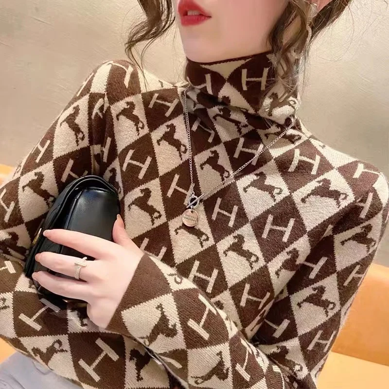 

Осенне-зимняя Женская водолазка с рисунком зебры