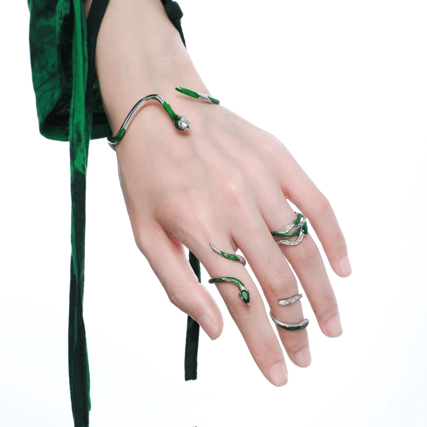 

Green Snake Opening Abjustable Joint Ring For Women Trendy Luxury Body Jewelry Accessories Gift