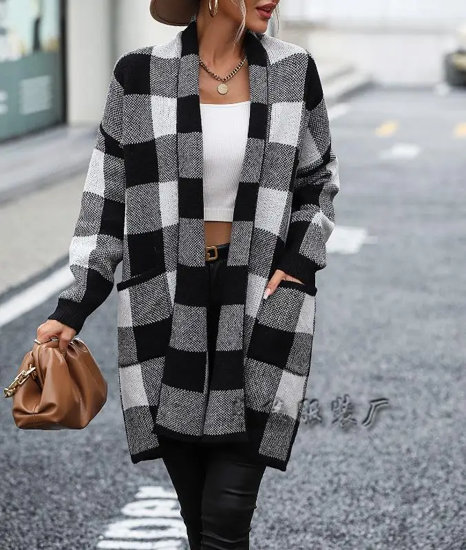 Рисунок 2 - Кардиган с клетчатым принтом и карманами