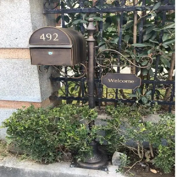 

European-style wrought iron villa letter box letter box mailbox outdoor rain-proof inbox postcard box wedding props mailbox