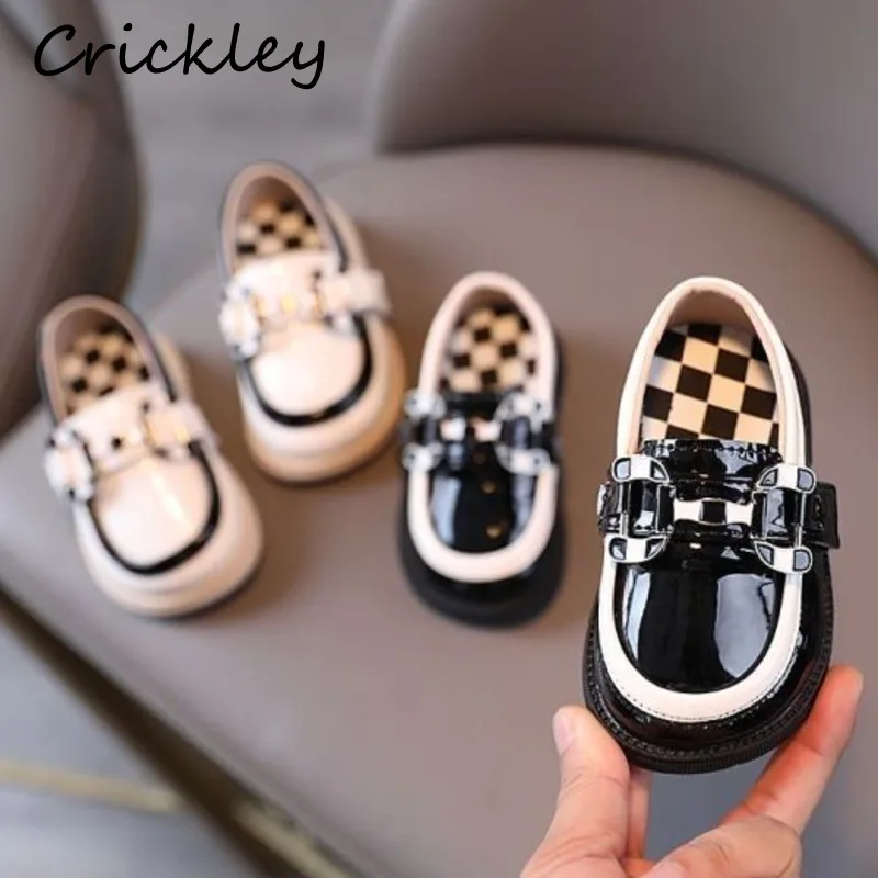 

2022 Patchwork Baby Girls Boys Loafers Metal Chain PU Infant Children Flats Shoes Soft Hook Loop Toddler Kids Casual Shoes