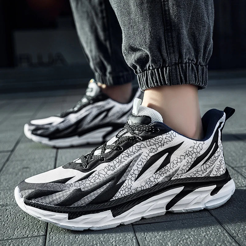 Fashion Sneakers Men's Running Shoes Comfortable Breathable Sneakers Men's Thick Sole Heightening Casual Shoes Marathon