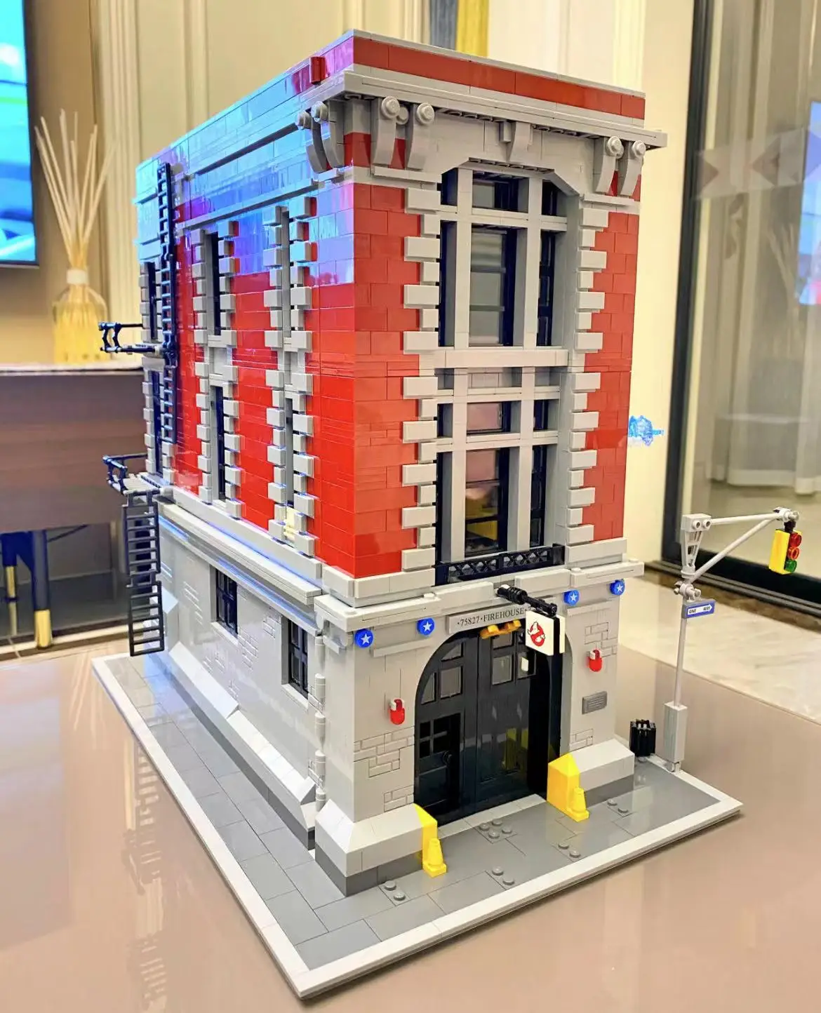 

In stock Ghostibustered Control Headquarters Building Firehouse Street View Model 75827 Moc Building Blocks Bricks Toy 4634pcs