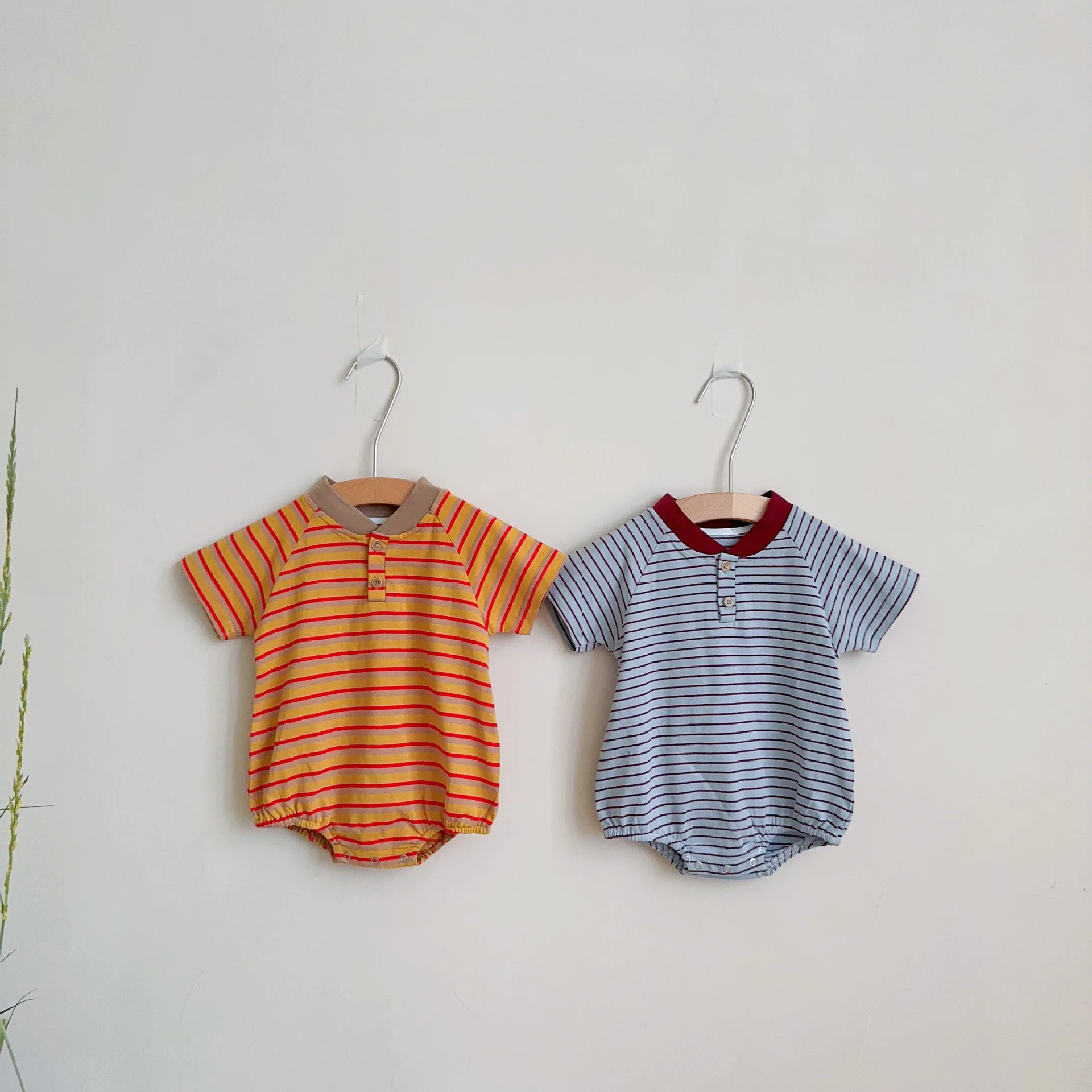 

Детский хлопковый комбинезон в полоску, с высоким воротником и короткими рукавами