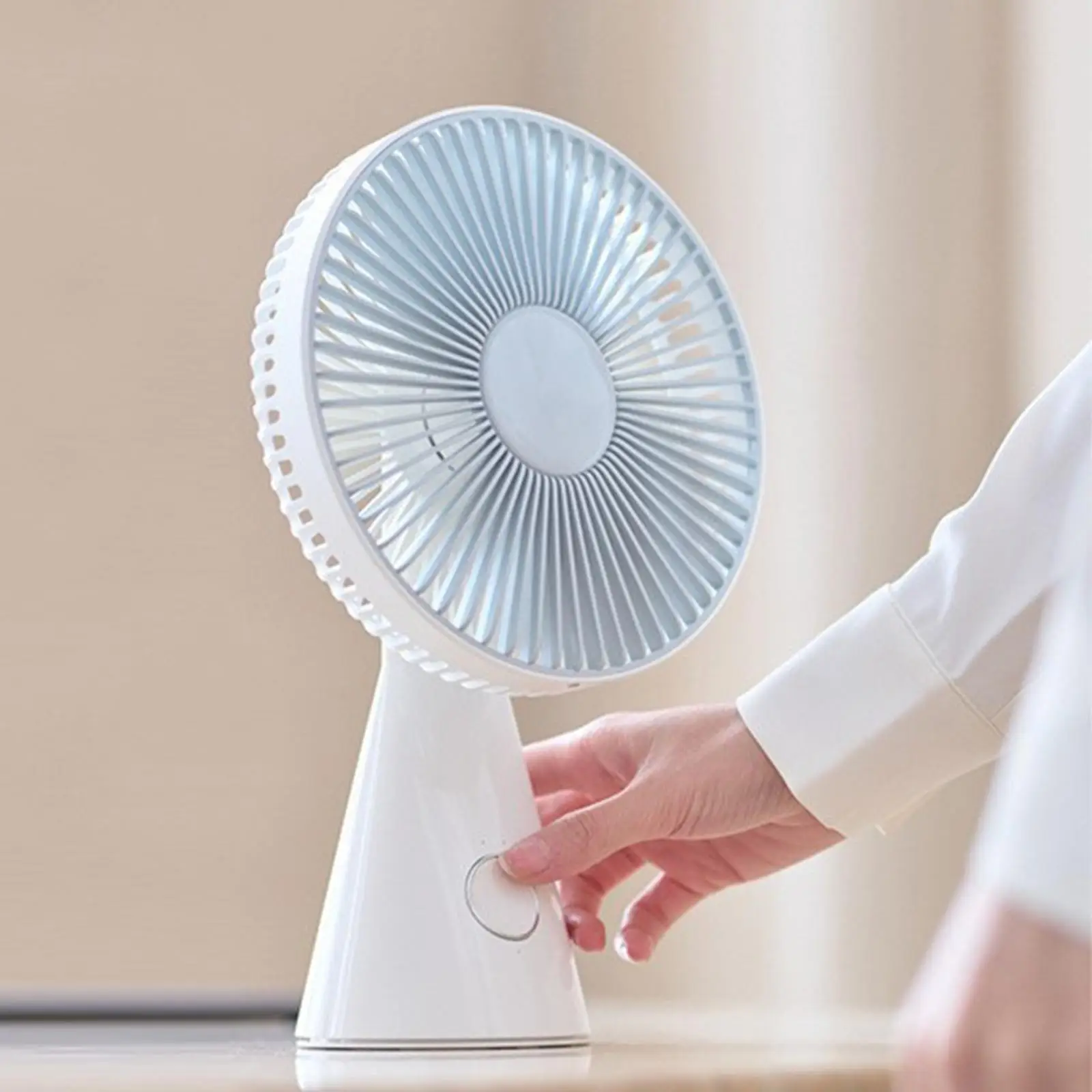 

Desk Fan USB Rechargeable Tilting Portable Quiet Operation Battery Operated Personal 3 Speeds Table Fan Cooling Fan for Bedroom