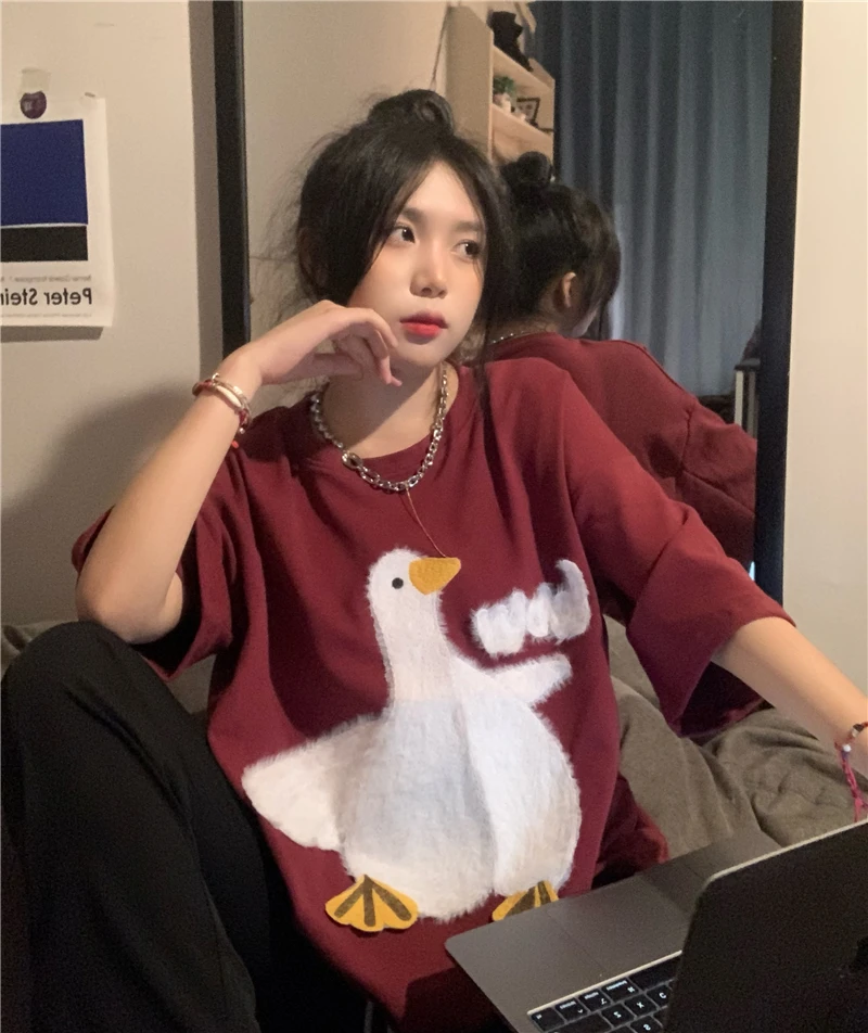 

Short-sleeved women's 2022 new Korean version of the big white goose cute plus size design short-sleeved T-shirt couple