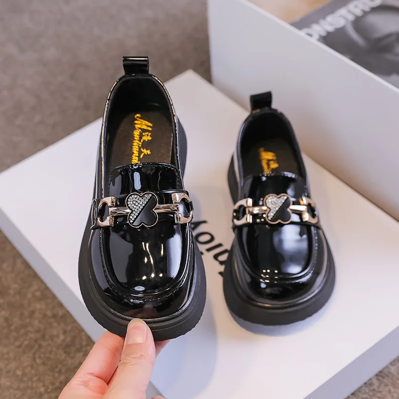 

Kids Loafers Metal Slip Shoes For Children Flats Leather Casual Shoes Girls Chain Boat Shoes For Party Wedding