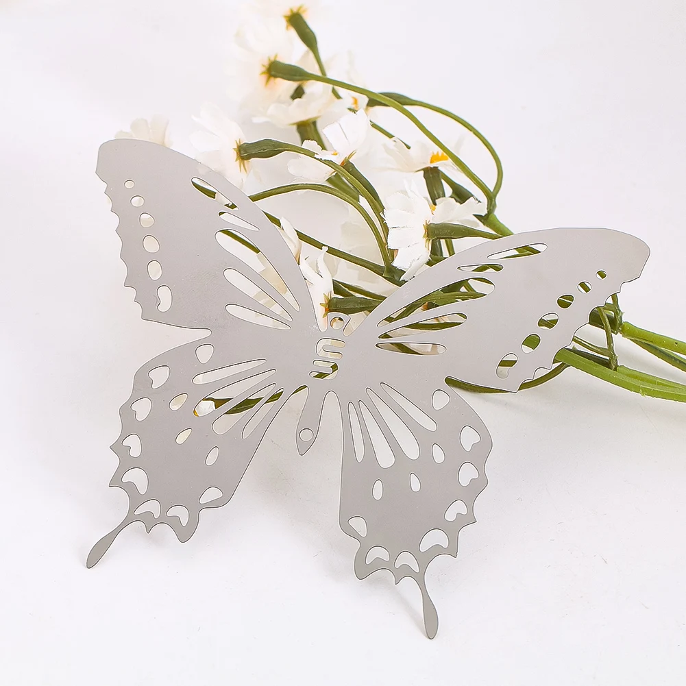 

Металлическая бабочка для сада