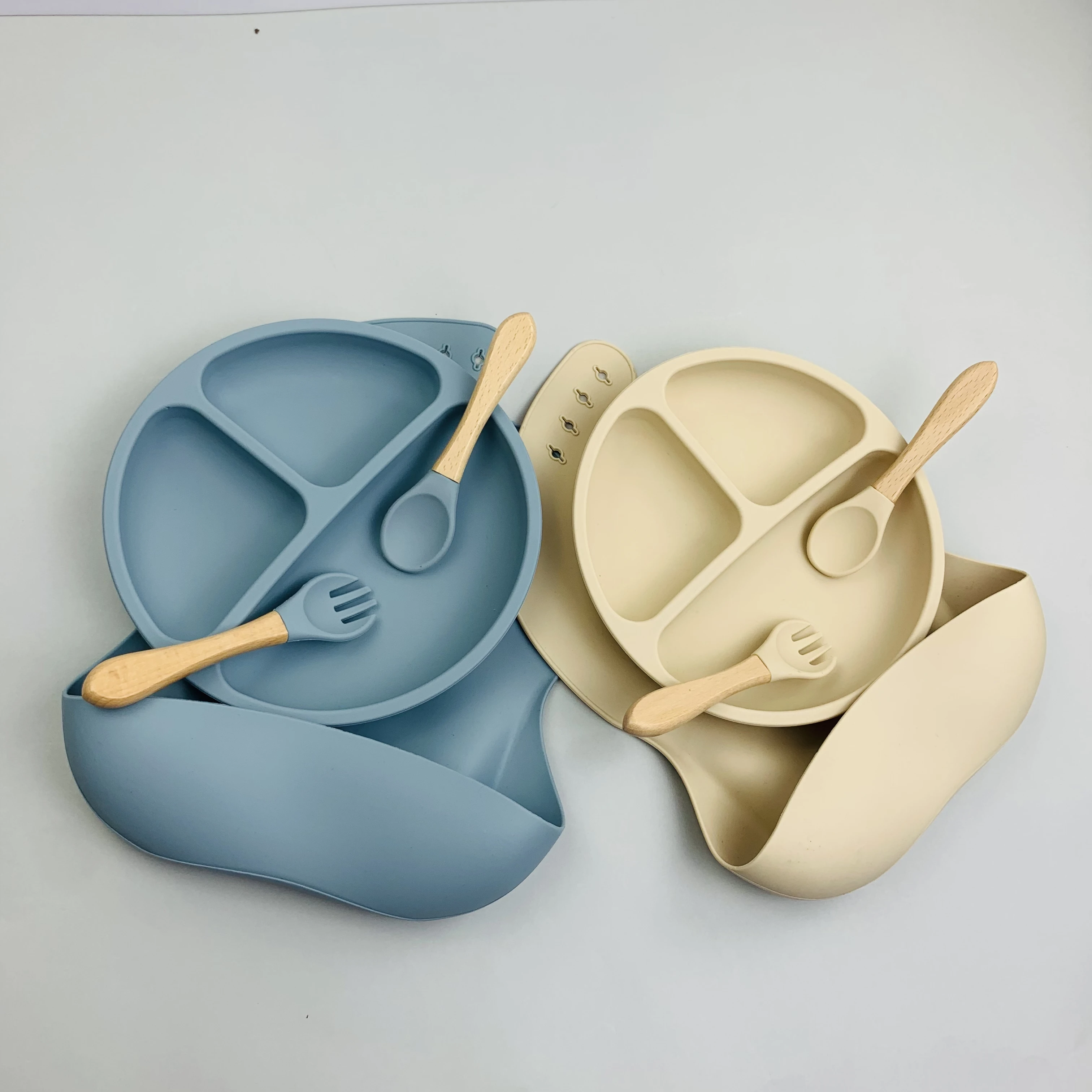 

2022 Hot Selling Split Dinner Plate Bib Fork Spoon Baby Silicone Cutlery Set with Suction Cup