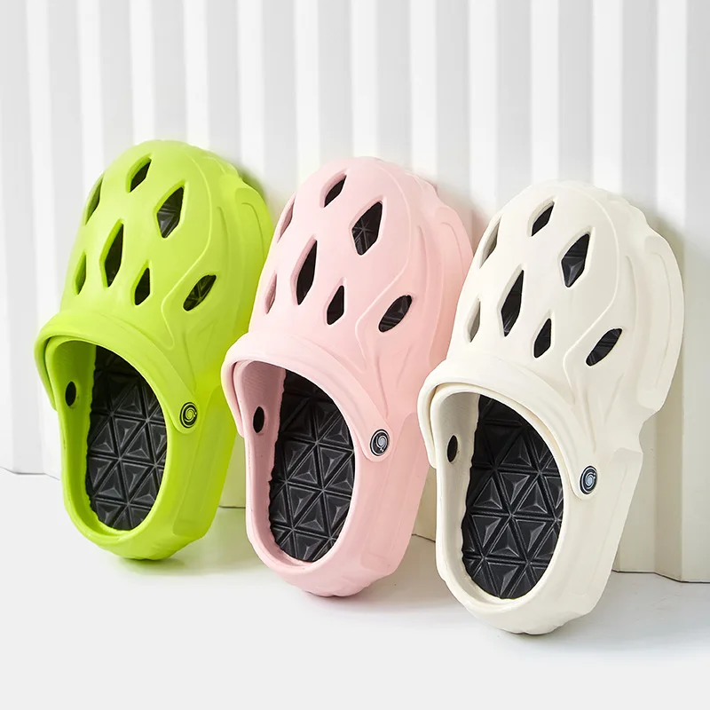 Classic Fashion Women Clogs Slippers Hole Shoes Summer Outdoor Thick Sole Sandals Female EVA Light Non-slip Home Couple Slides
