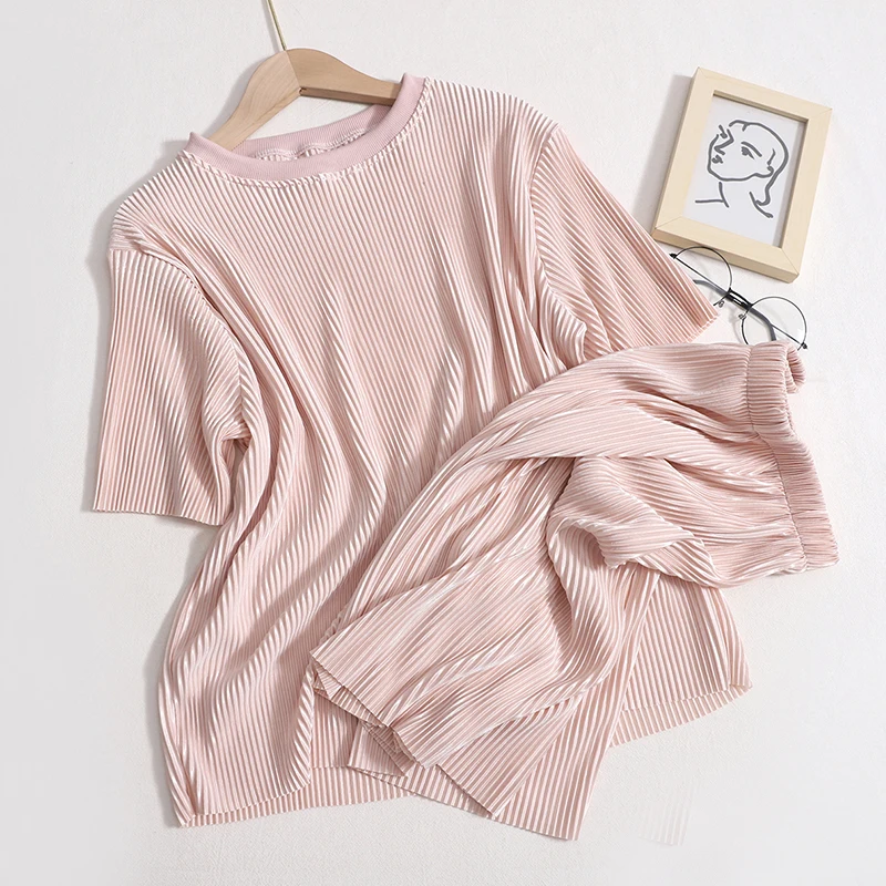 

Set Women's 2023 Summer New Style Round Neck Short Sleeve T-shirt Top High Waist Shorts Two Piece Set