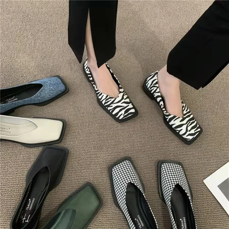 

2022 Spring Flat Bottom Niche Design Single Women's Shoes One Pedal Soft Bottom Black Loafer Soft Sole Square Head Large Size