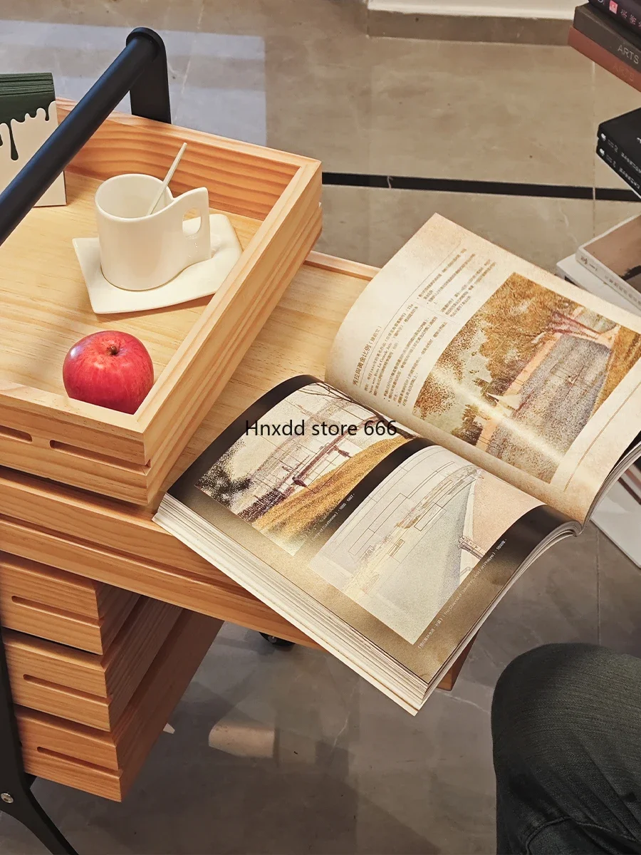 boczny ruchomy stolik kawowy na kółkach szafka boczna z litego drewna