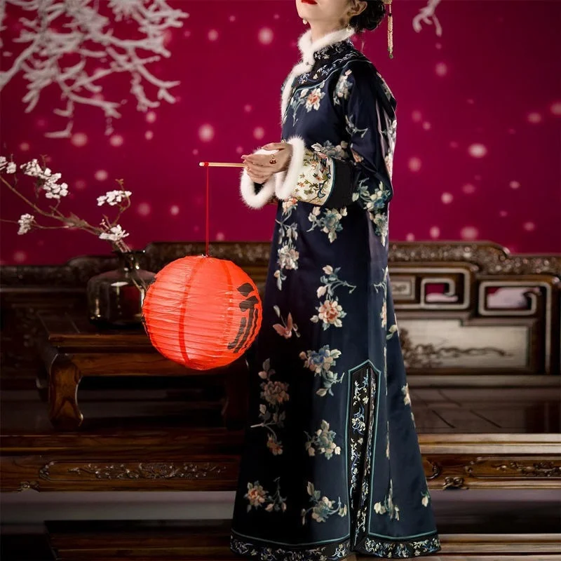 

ShiXuanYiGe Late Qing Dynasty Improved Cheongsam Dress Chinese Ancient Ruyi Lapel Thermal Padded Cotton Cosplay Antique Clothes