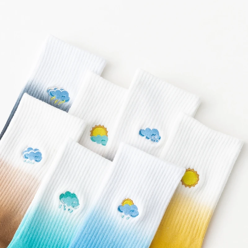 

Цветные дизайнерские женские носки с градиентом, хлопковые короткие носки с вышивкой, милые японские уличные носки на осень и зиму