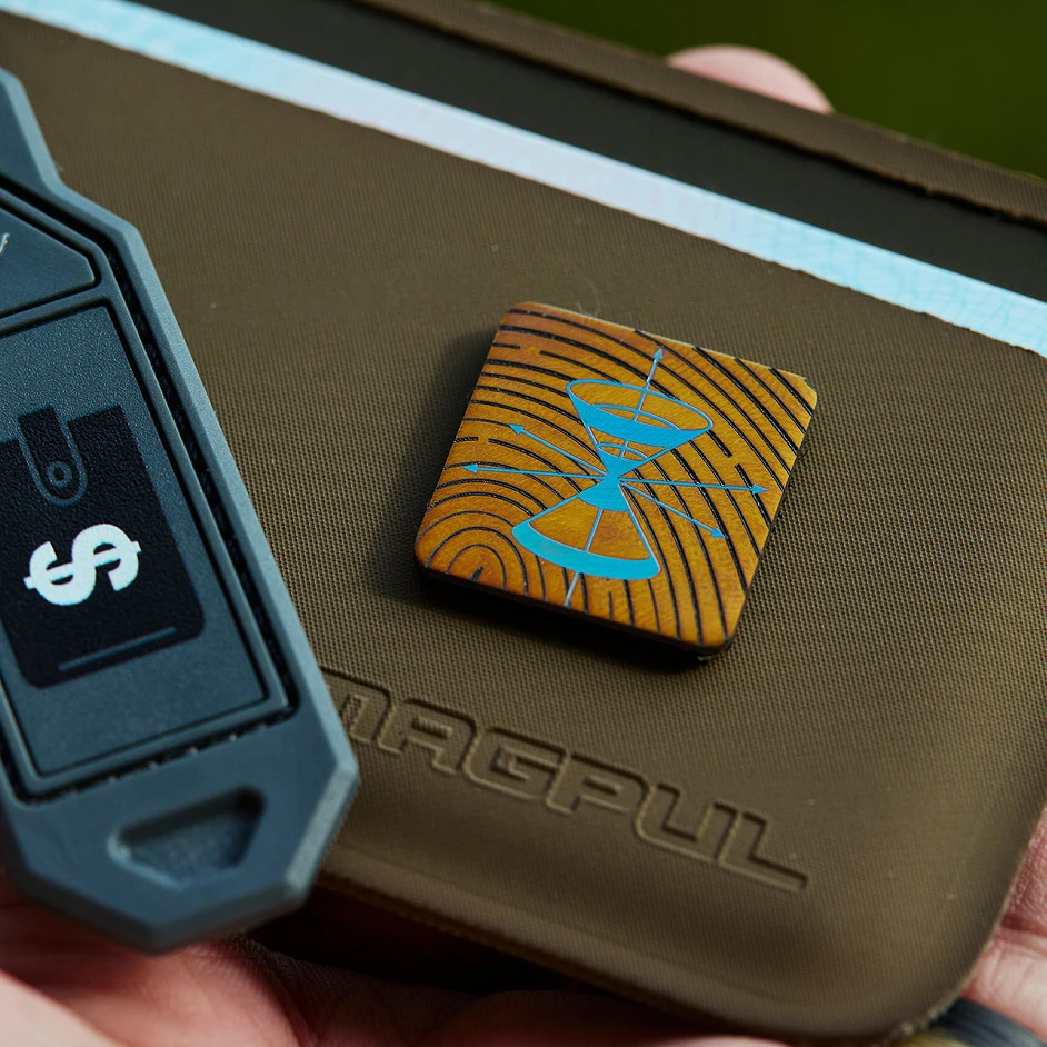 

Металлическая нашивка Tachnic Timespace TC4, титановый сплав, вихревые песочные часы, мини 1 дюйм, тактический значок для одежды, сумки, декоративный