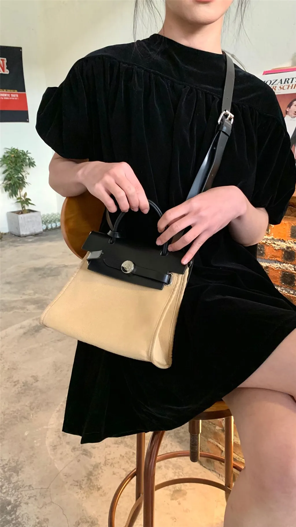 

Женская сумка через плечо, модная простая трендовая дизайнерская сумка через плечо, Новинка весна-лето 2022, высококачественные сумки на цепо...