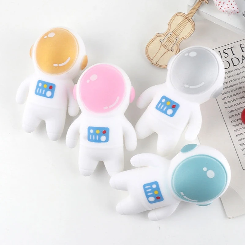 

1pcs/New cartoon cute astronaut astronaut toy doll to decompress and vent soothing emotions 0Squeeze Toys