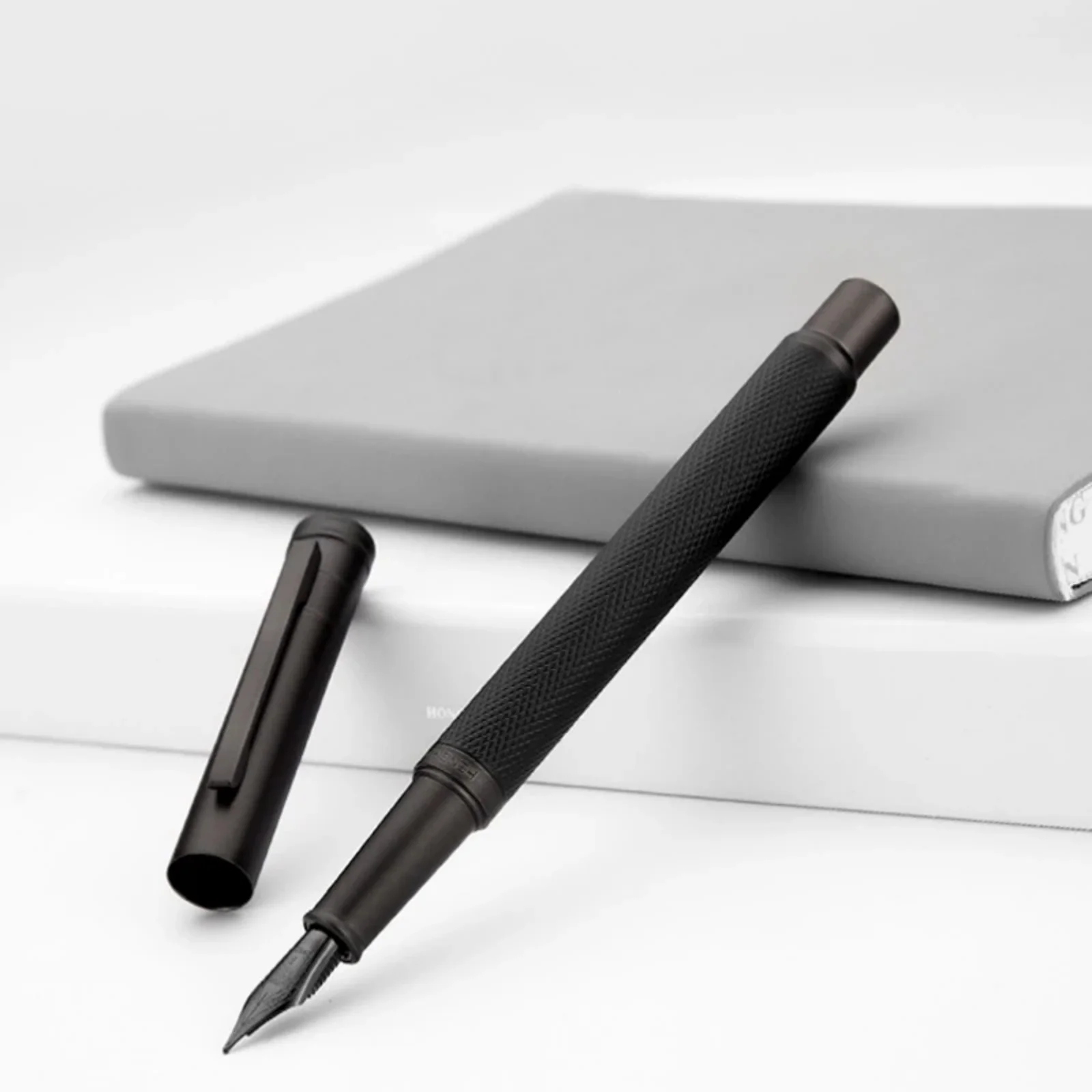 

Перьевая ручка HongDian 1850 черная или белая