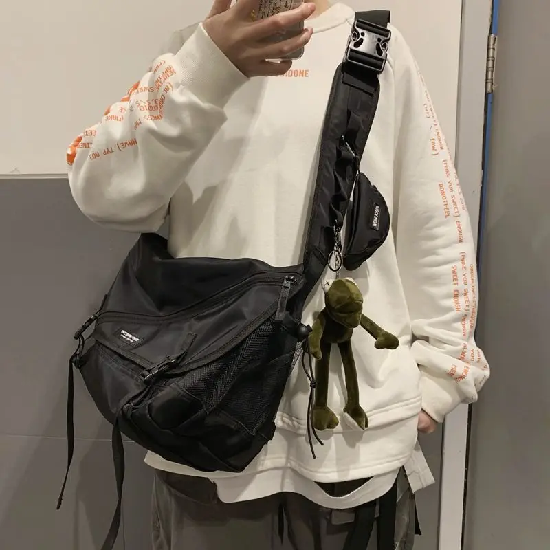 2023 Nylon Fabric Messenger Bag Women's Large Capacity Messenger Bag Leisure Computer Shoulder Bag Japanese Tooling Function Bag