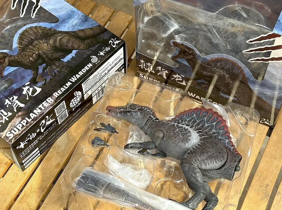 Фото В наличии: Коллекционная фигурка динозавра Spinosaurus (Спинозавр) из серии Nanmu Studio Supplanter 3.0, подарочная серия. №2